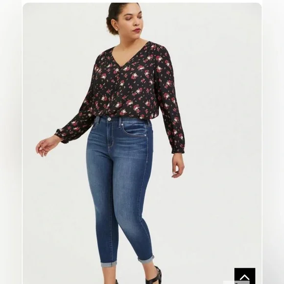 NWT Torrid Floral Silk Bodysuit - Picture 1 of 6